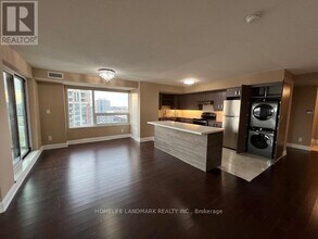 1 Uptown Dr in Markham, ON - Building Photo - Building Photo