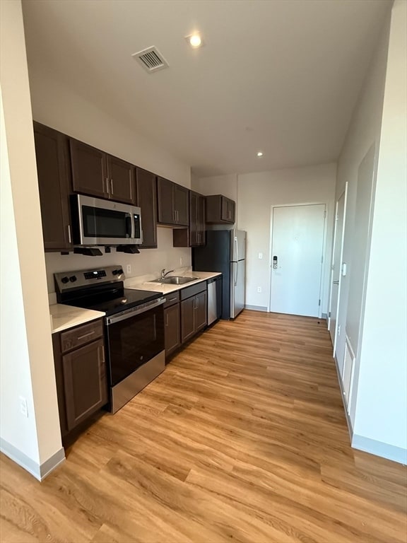 1170 Tremont St in Boston, MA - Foto de edificio - Building Photo