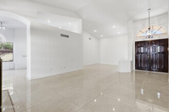 9714 E Camino Del Santo in Scottsdale, AZ - Building Photo - Building Photo