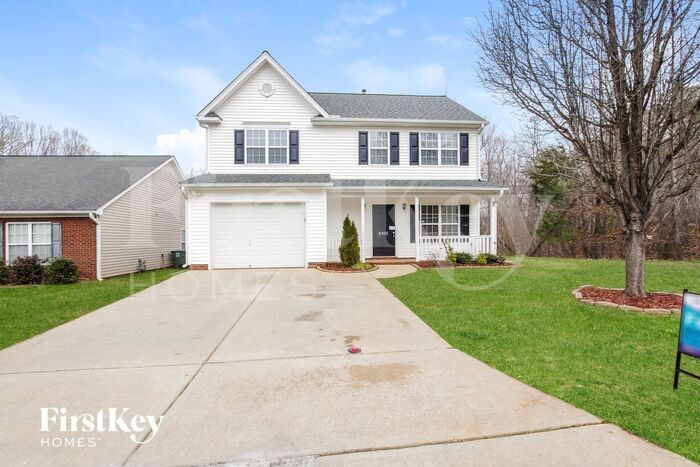 6015 Trailshead Dr in Greensboro, NC - Building Photo