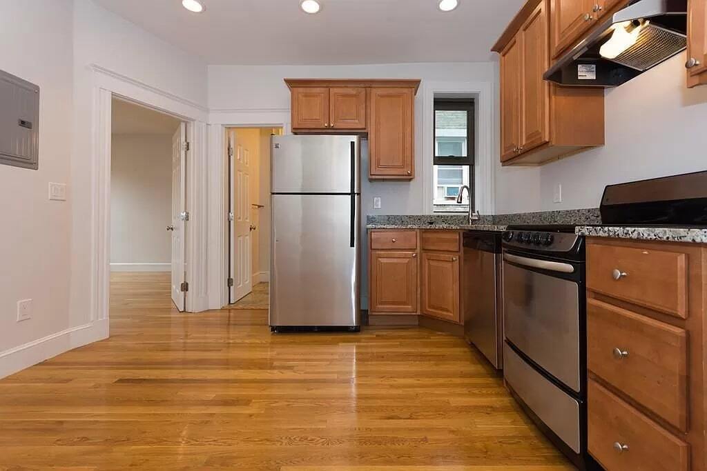 90 Brainerd Rd, Unit 14 in Boston, MA - Foto de edificio