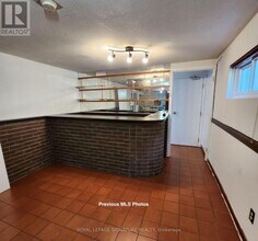 2675 Sherhill Dr in Mississauga, ON - Building Photo - Building Photo