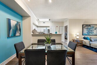Fountain House Apartments in Miami Lakes, FL - Foto de edificio - Building Photo