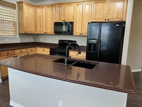 15455 Canyon Rim Dr, Unit 207 in Englewood, CO - Foto de edificio - Building Photo