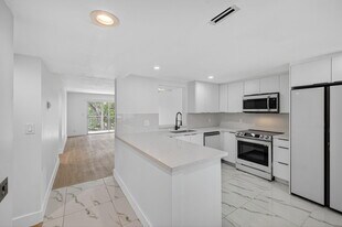 14375 Strathmore Ln in Delray Beach, FL - Building Photo