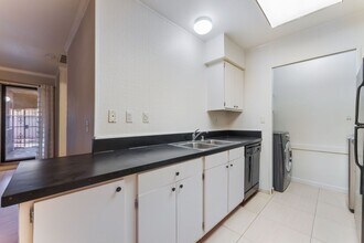3529 Folage Dr in Las Vegas, NV - Building Photo - Building Photo
