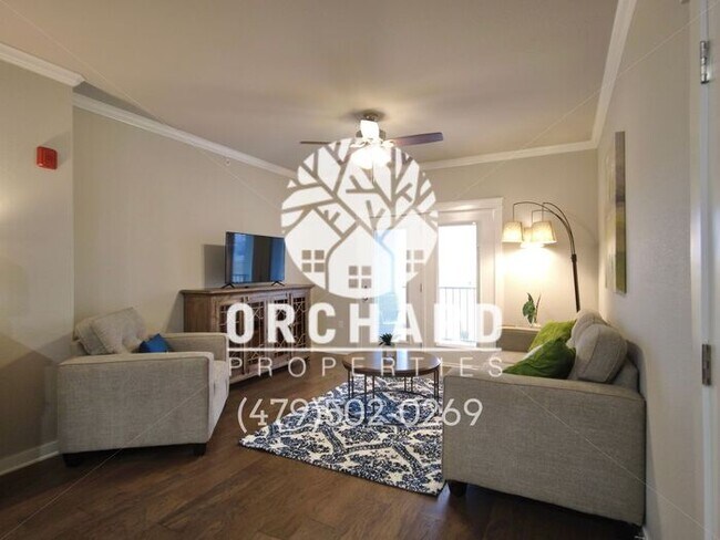 1900 E Brookview Cir in Siloam Springs, AR - Building Photo - Building Photo