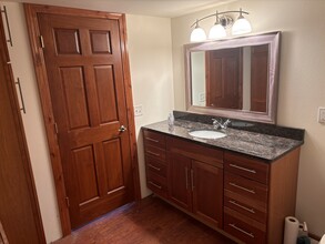 5512 Flintcrest Dr in Burlington, IA - Building Photo - Building Photo
