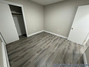 18 Waugh St in Lowell, MA - Building Photo - Building Photo