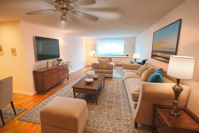 27 Wood St, Unit #11