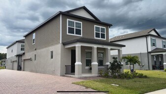 426 Venetian Palms Blvd in New Smyrna Beach, FL - Building Photo