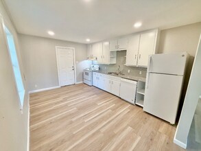 428 E Elm St in Denison, TX - Building Photo - Building Photo