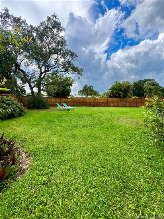 4215 NE Carroll Ct in Jensen Beach, FL - Building Photo - Building Photo