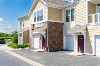 The Vista at South Broadway in Rochester, MN - Foto de edificio - Building Photo