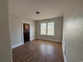 102 N First Ave in Evansville, IN - Building Photo - Building Photo