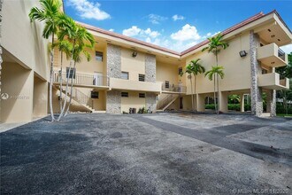 11 Edgewater Dr-Unit -3 in Coral Gables, FL - Building Photo - Building Photo