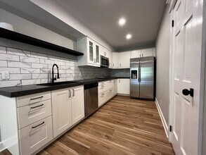 1513 Leanne Ct, Unit 1 in Raleigh, NC - Foto de edificio - Building Photo