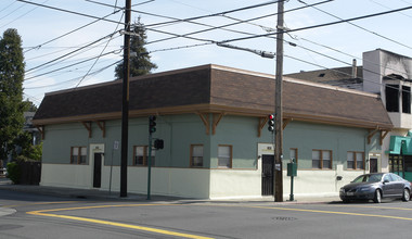 2101-2103 Lincoln Ave in Alameda, CA - Building Photo - Building Photo