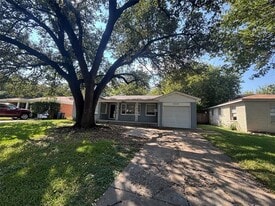 5429 Dennis Ave in Fort Worth, TX - Building Photo