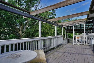 160 Brown St in Waltham, MA - Foto de edificio - Building Photo