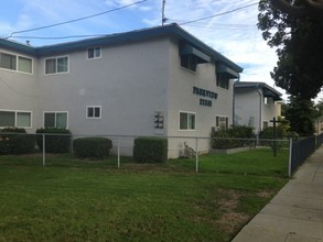 Parkview Apartments in Carson, CA - Building Photo - Building Photo