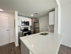 1560 Euclid Ave in Miami Beach, FL - Building Photo - Building Photo