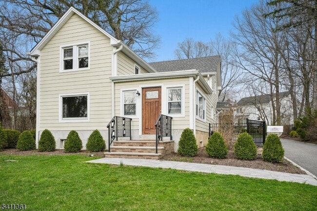 64 Shunpike Rd in Madison, NJ - Building Photo - Building Photo