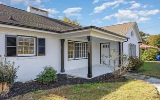 203 W Stewart St in Coats, NC - Building Photo - Building Photo