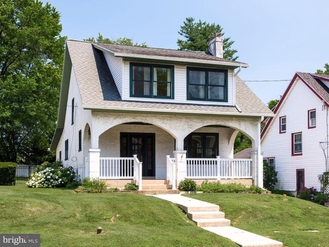 property at 25 Manor Rd