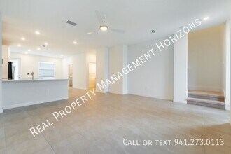 7492 Cabin Ln in Sarasota, FL - Building Photo - Building Photo