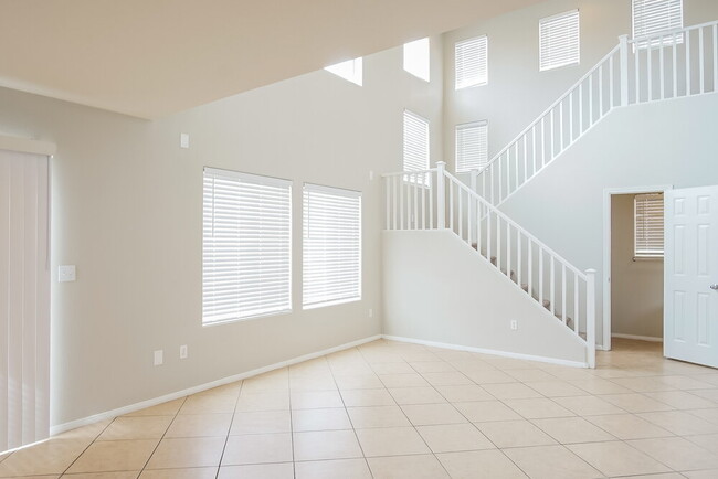 8133 S Ribbon Falls St in Las Vegas, NV - Building Photo - Building Photo