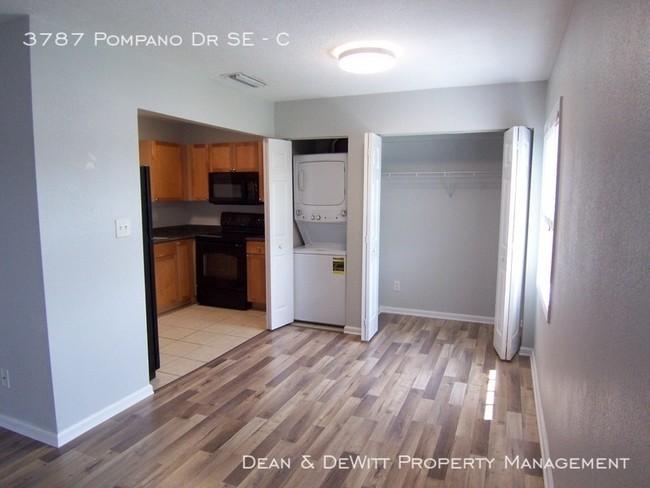 3787 Pompano Dr SE in St. Petersburg, FL - Building Photo - Building Photo