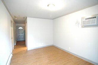 2130 Burns St in Nashville, TN - Building Photo - Building Photo