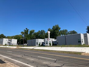 700-704 W Upshur Ave in Gladewater, TX - Building Photo - Primary Photo