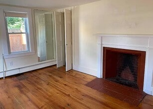 15 Dodge St, Unit 1 in Beverly, MA - Building Photo - Building Photo