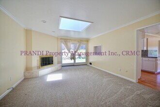 300 N Almenar Dr in Larkspur, CA - Building Photo - Building Photo