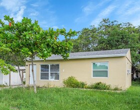 2403 SW 8th St in Fort Lauderdale, FL - Building Photo - Building Photo
