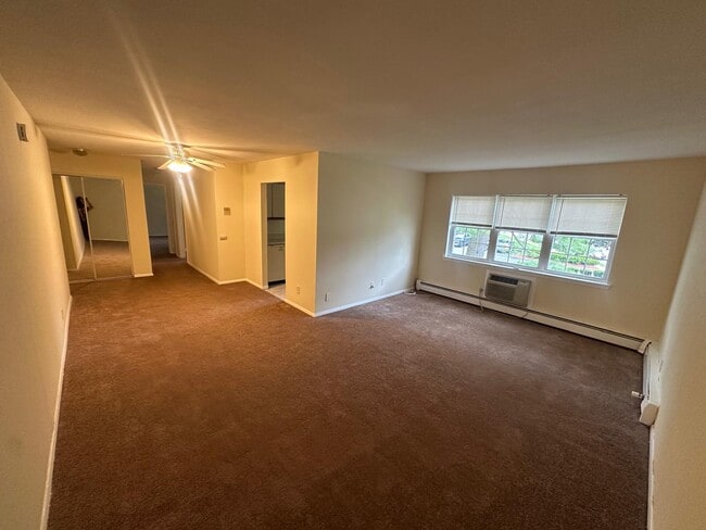 1060 New Haven Ave, Unit 1060 NHA in Milford, CT - Foto de edificio - Building Photo