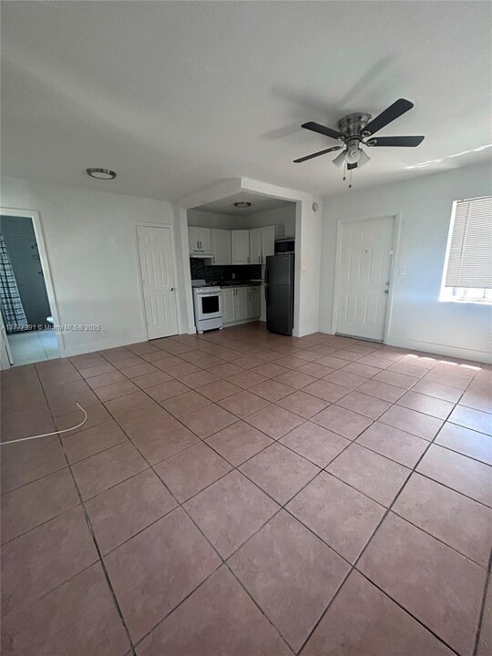 2331 Adams St in Hollywood, FL - Building Photo