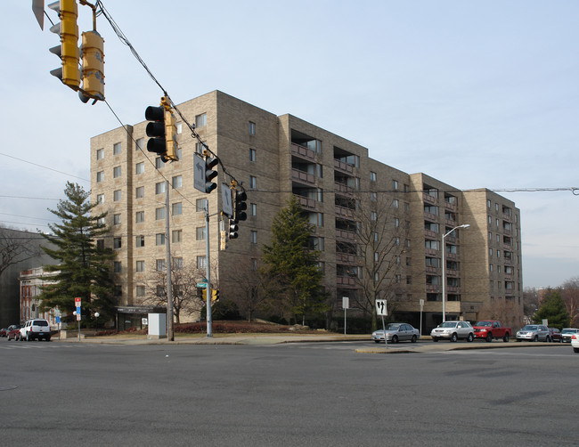 Buckingham Condominiums in Stamford, CT - Building Photo - Building Photo