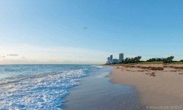 6901 Collins Ave-Unit -# 10011 in Miami Beach, FL - Building Photo - Building Photo