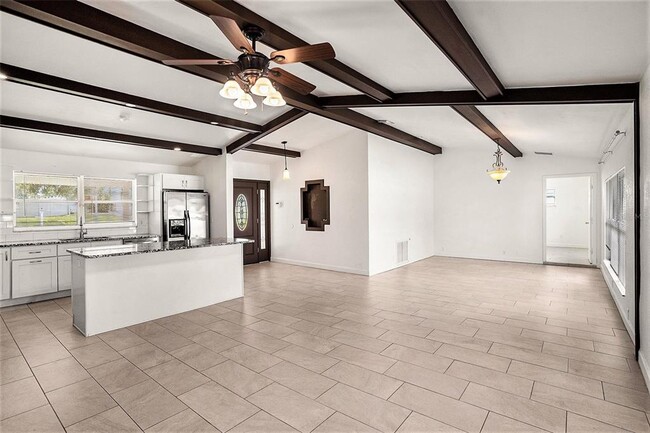 1640 Picardy Cir in Clearwater, FL - Building Photo - Building Photo