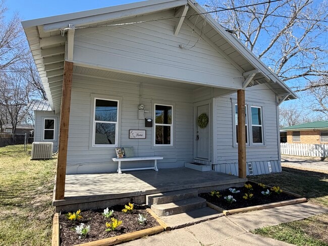 property at 1206 Walnut St