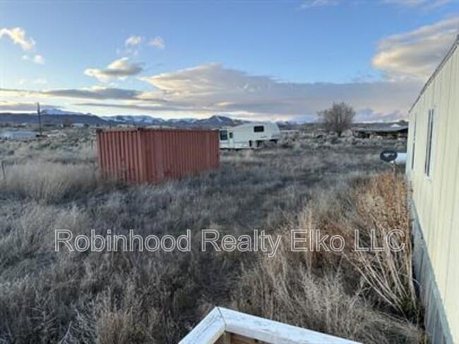 5368 Paiute Ave in Elko, NV - Foto de edificio - Building Photo