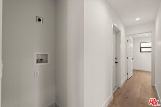 3792 S Van Ness Ave in Los Angeles, CA - Building Photo - Building Photo