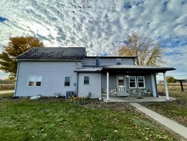 7094 N 550 E in Rochester, IN - Building Photo