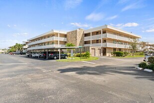 4915 Bay St NE in St. Petersburg, FL - Building Photo