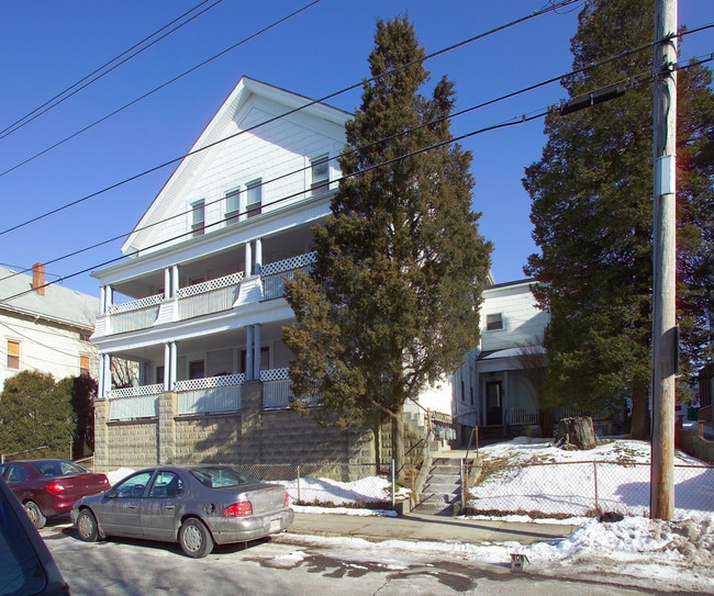 256 Whipple St in Fall River, MA - Foto de edificio - Building Photo
