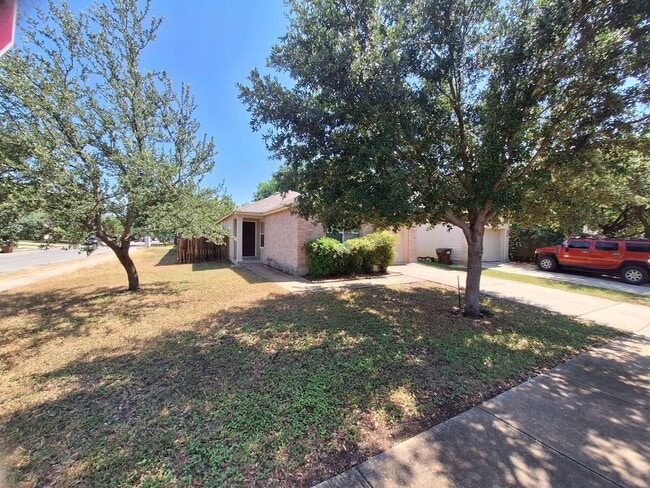 11343 Saratoga Coach in San Antonio, TX - Building Photo - Building Photo