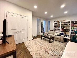 2 Bed In Prime Brooklyn Heights, Unit 2B in Brooklyn, NY - Building Photo - Building Photo